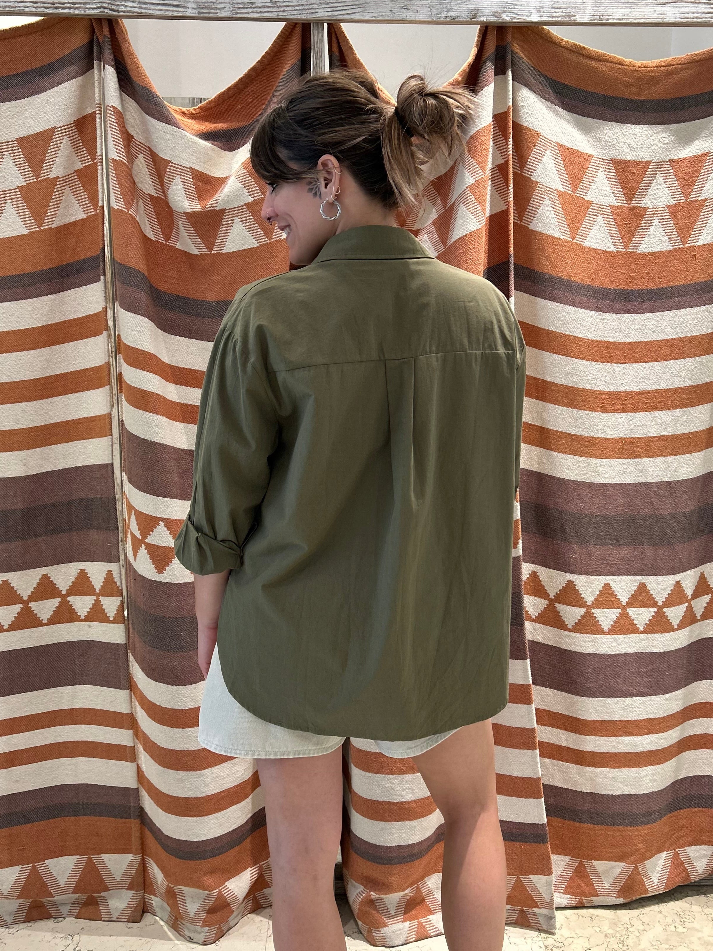 Camicia INAPRIL1986 oversize verde militare
