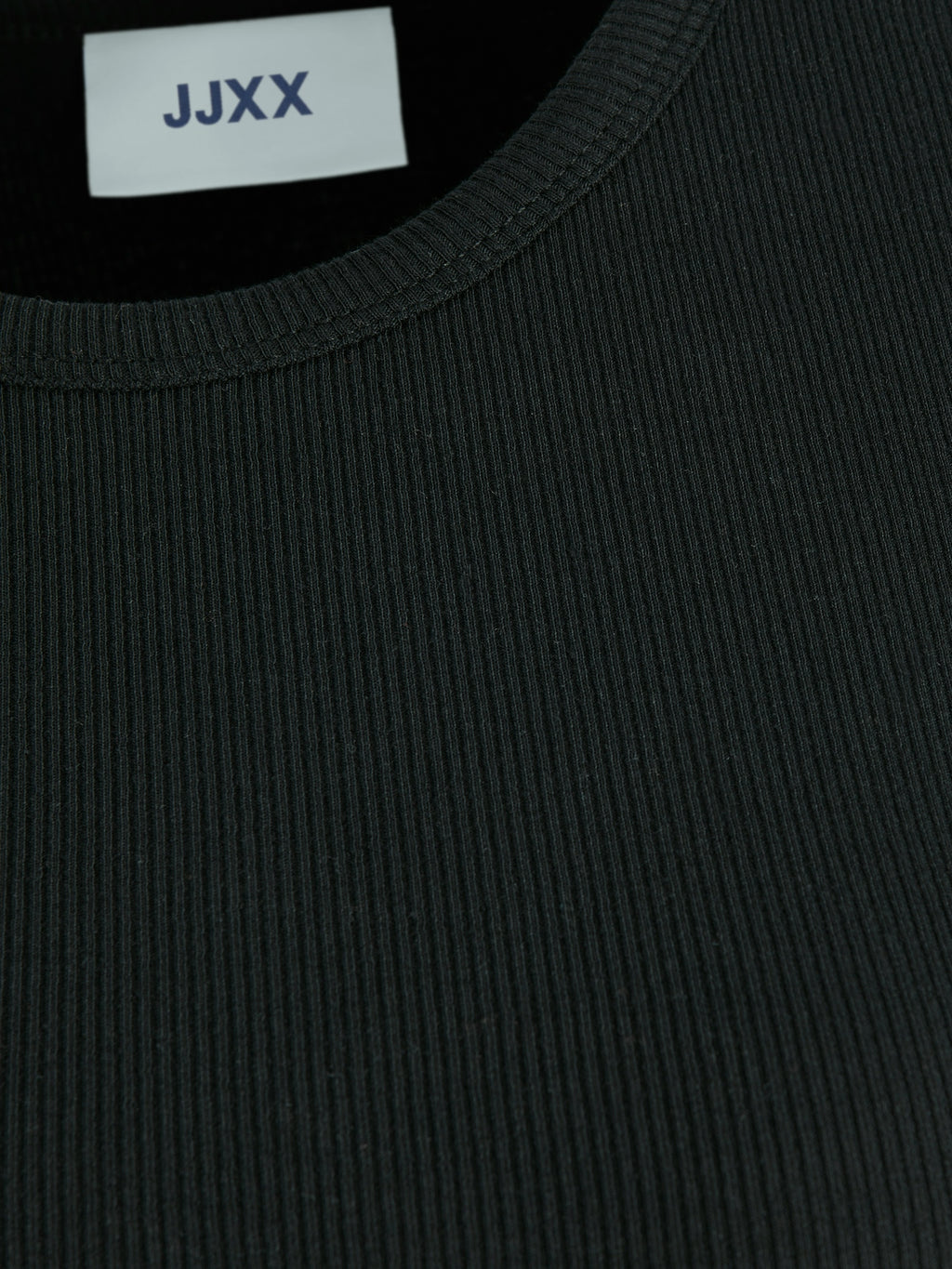T-shirt JJXX manica lunga nera.