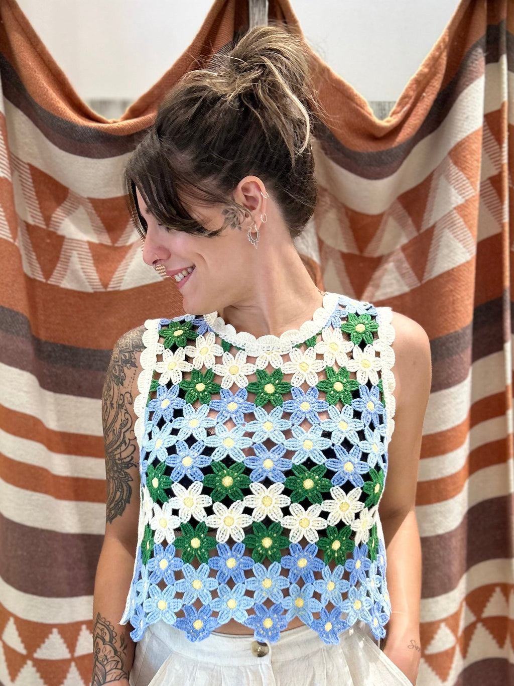 Top INAPRIL1986 crochet fiori