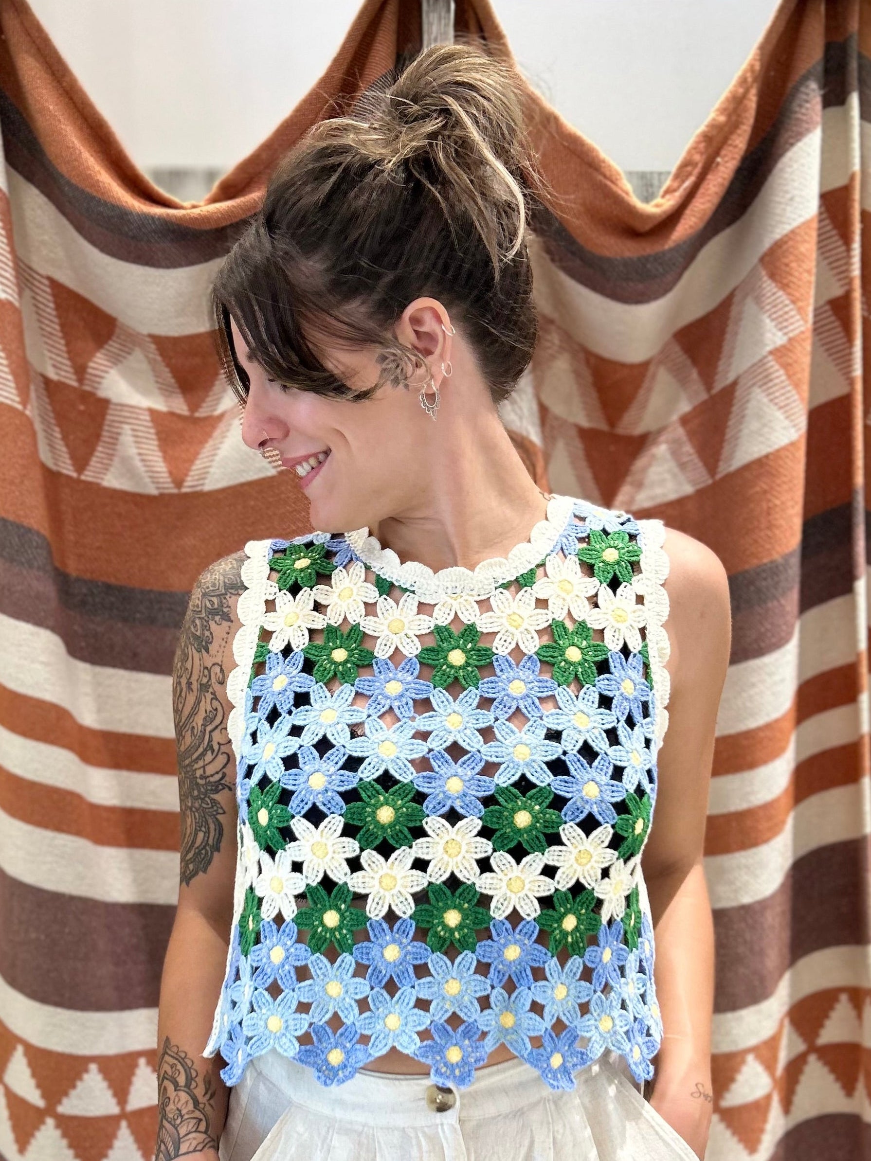 Top INAPRIL1986 crochet fiori