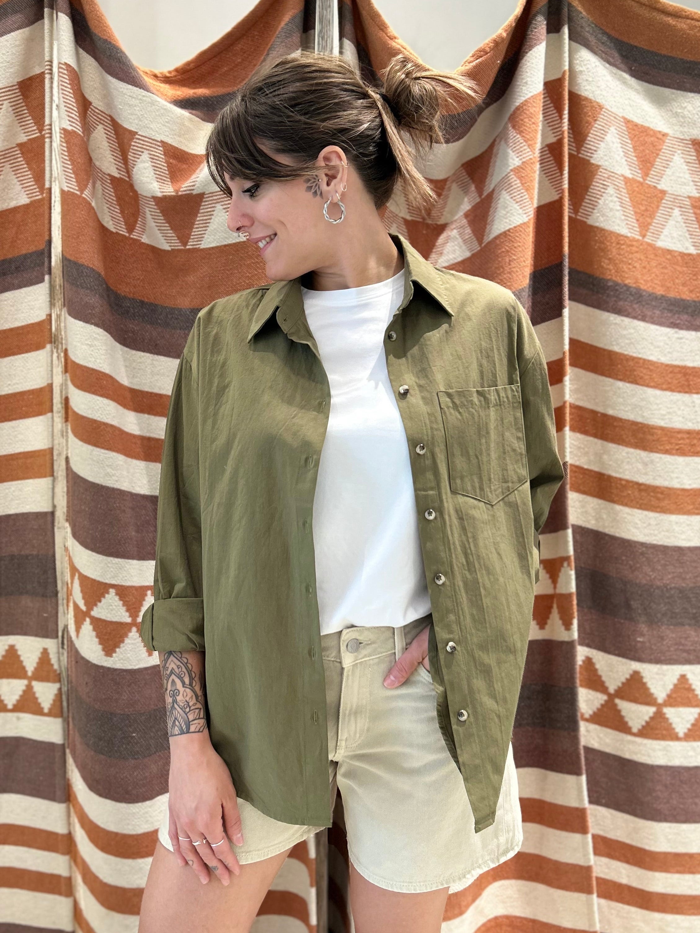 Camicia INAPRIL1986 oversize verde militare