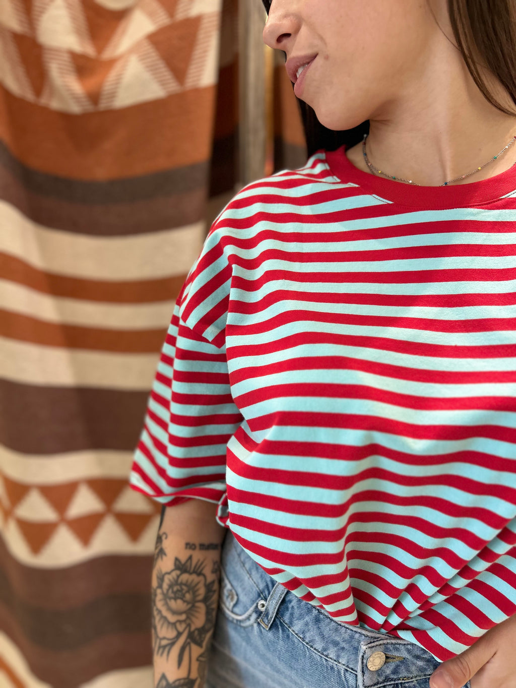 T-shirt INAPRIL1986 oversize righe rosso/azzurro